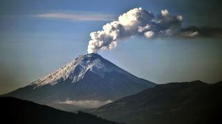 Explosiones en volcán Reventador generan alarma en Ecuador