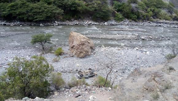 Áncash: caída de camioneta a un río deja un muerto y dos heridos en Recuay