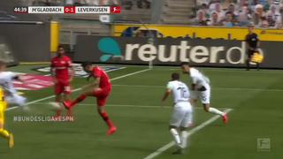 Ya es viral: impresionante salvada sobre la línea de gol causó furor durante el Leverkusen-Monchengladbach [VIDEO]