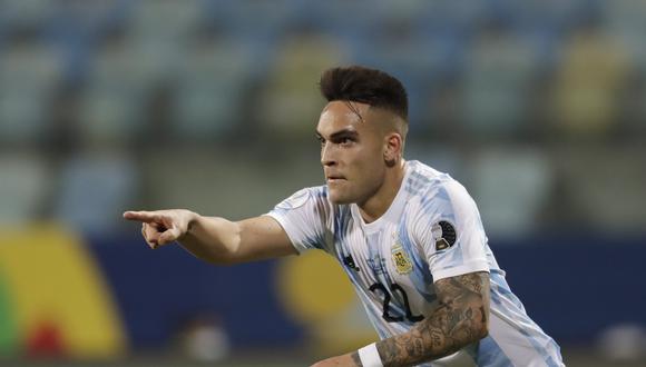 Lautaro Martínez abrió el marcador a los 7' del partido entre Argentina vs. Colombia. (AP Photo/Andre Penner)