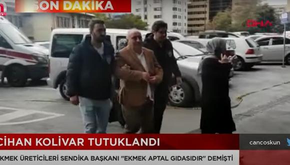 Cihan Kolivar fue detenido ayer tras haber criticado el consumo excesivo de pan en la sociedad turca durante un debate en la televisión Habertürk.. Foto: Captura Youtube Halktv
