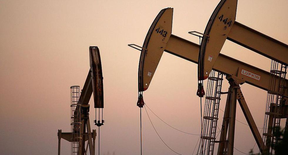 Oil prices fall after report from the International Energy Agency