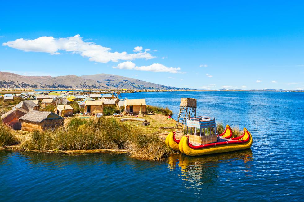 La ciudad de Puno celebra cada 4 de noviembre un año más de fundación. Esta ciudad en el altiplano cuenta con actividades y atractivos para todos los gustos, desde la presencia del lago Titicaca hasta la isla de los Uros. Si estás próximo a visitar esta increíble ciudad, te dejamos los lugares turísticos de Puno que puedes disfrutar. (Foto: Shutterstock)