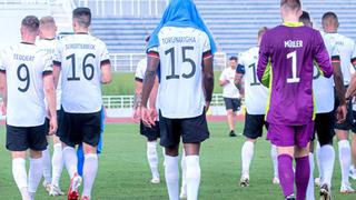 Alemania abandonó el campo tras sufrir insultos racistas por parte de la selección de Honduras 