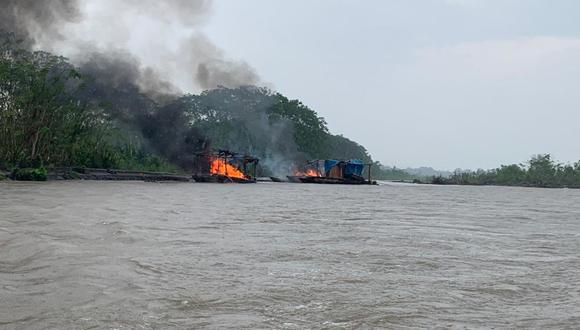 Pequedragas’ destruidas durante el operativo de la fiscalía ambiental de Ucayali. Foto: FEMA Ucayali.