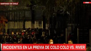 Incidentes en la previa del Colo Colo-River: hinchas intentaron ingresar a la fuerza al Monumental | VIDEO