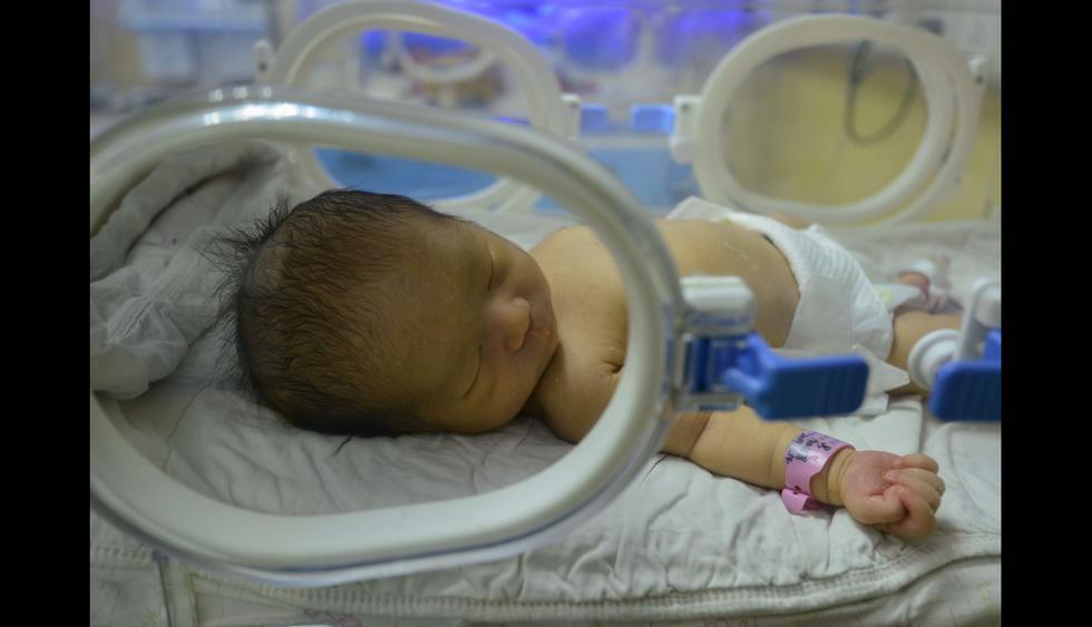 Los hospitales han cambiado sus protocolos de partos para evitar contagios por coronavirus. (Foto referencial: AFP)