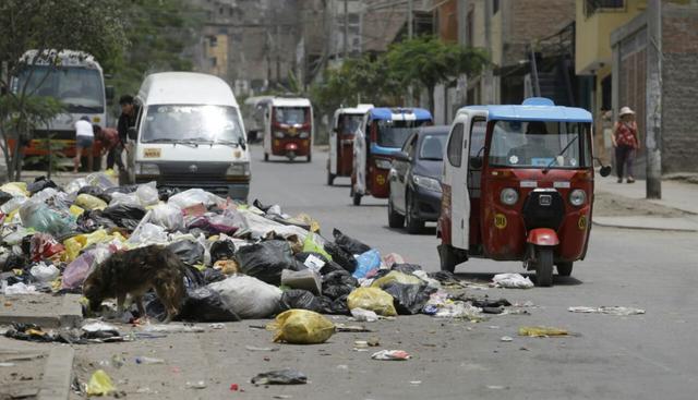 El distrito de Villa María del Triunfo se ha convertido en basurero tras captura de alcalde. (Anthony Niño de Guzman / El Comercio)