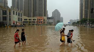 Históricas inundaciones en China dejan al menos 51 muertos y 395.000 evacuados [VIDEOS]