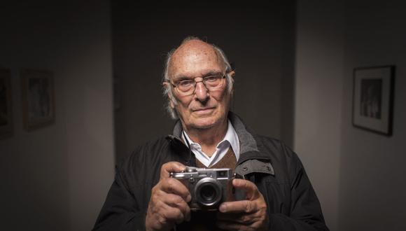 El director y fotógrafo español Carlos Saura falleció este 10 de febrero en España. (Foto: LIONEL BONAVENTURE / AFP)