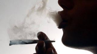 ¿Cuántas personas mueren al año en el mundo por consumo de drogas?