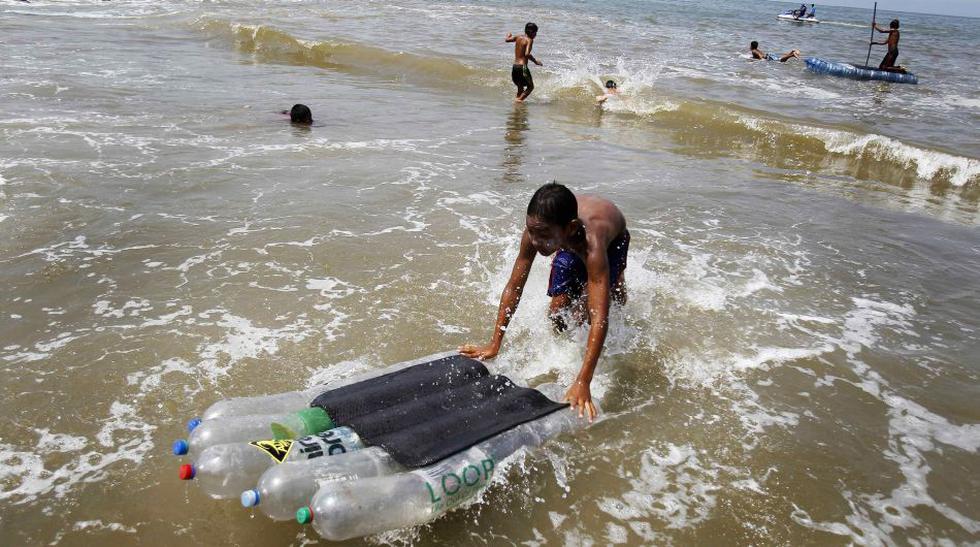 El surf practicado con tablas hechas de botellas recicladas LIMA EL