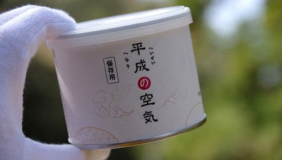 Los fabricantes de la lata llena de "aire de Heisei" esperan vender hasta 1.000 unidades. (Foto: AFP)