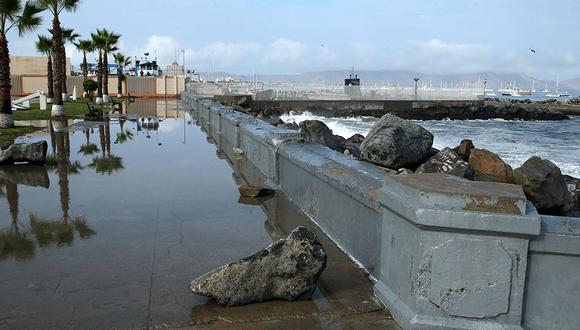 Los puertos y playas del litoral peruano fueron cerrados por 24 horas debido al intenso oleaje. (Foto: Agencia Andina)