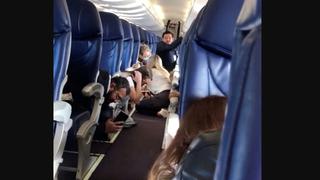 “Nos echamos al piso”: Pasajero capta en video momentos de terror en el aeropuerto de Culiacán 