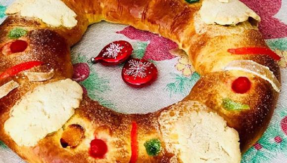 La rosca de Reyes es un bollo elaborado con una masa dulce con forma de toroide adornado con rodajas de fruta confitada de colores variados (Foto: Instagram)