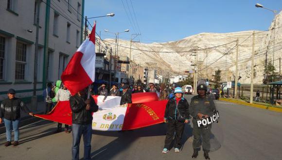 Junín: trabajadores de Doe Run protestaron en Carretera Central