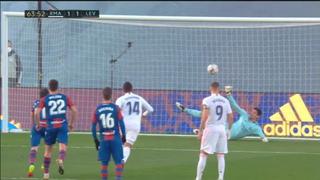 Real Madrid vs. Levante: Courtois atajó penal a Roger Martí y evitó el 2-1 | VIDEO
