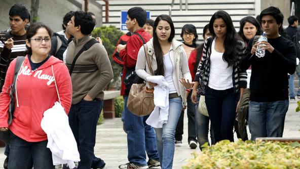 Confianza del Consumidor en Lima: ¿Qué factores contribuyeron a su estabilidad en abril y cuáles son los riesgos que podrían afectar?