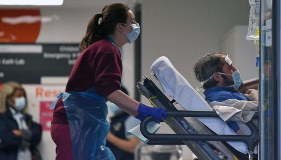 El anuncio de esta muerte tuvo lugar en medio de una dura polémica por la falta de equipos de protección para el personal médico que se encuentra en primera línea en el Reino Unido durante esta crisis del coronavirus. (Foto: AFP / DANIEL LEAL-OLIVAS).