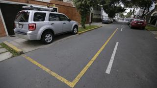 Miraflores: candidato tiene una ‘zona rígida’ para autos afuera de su casa | #NoTePases