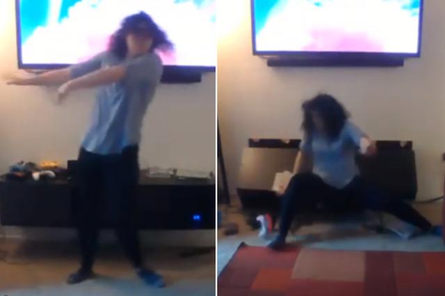 La mujer jamás imaginó que rompería el soporte de TV flotante al bailar. (YouTube: ViralHog)