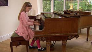 Alma Deutscher, la niña de 10 años que compone óperas [VIDEO]