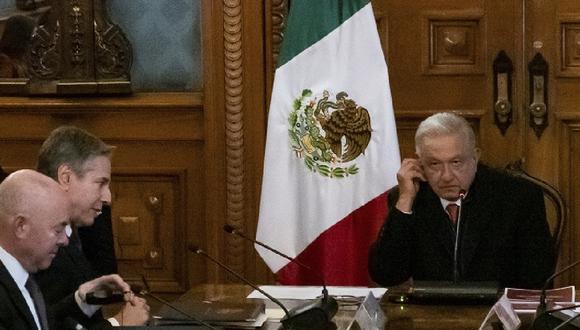 El presidente mexicano, Andrés Manuel López Obrador, asiste a una reunión con el secretario de Estado de los Estados Unidos de América, Antony Blinken en Palacio Nacional, en la Ciudad de México, México, el 27 de diciembre de 2023. (Foto de Madla Hartz / EFE)