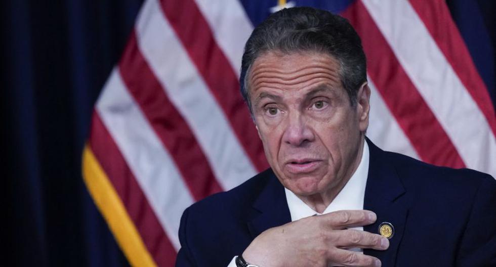 A woman criminally denounces the governor of New York for sexual abuse