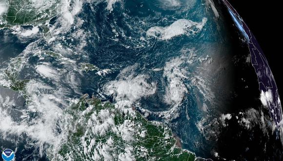 Localización de las tormentas tropicales Bret y Cindy en el Atlántico. (Foto de EFE/ NOAA)