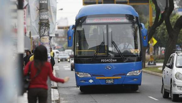 Usuario del servicio de transporte denunció ser víctima de acoso por parte de otro pasajero. (Foto: GEC)