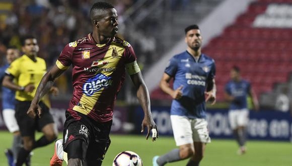 Tolima se descuidó y terminó dejándose empatar. (Foto: AFP)