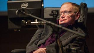 Stephen Hawking visitó laboratorio de células madre que estudia su enfermedad