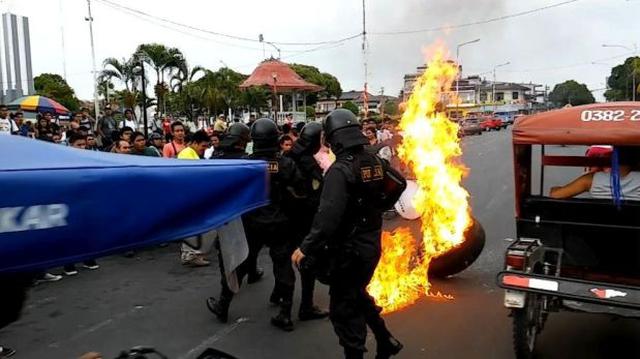 Iquitos: universitarios protestan en sede del Poder Judicial - 1