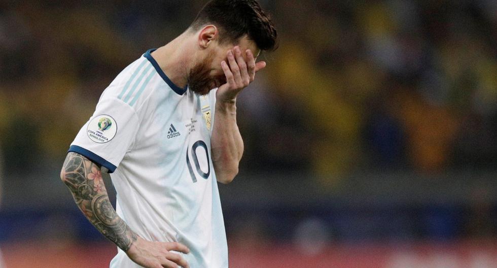 Lionel Messi se lesionó en la rodilla izquierda y podría ausentarse en la fecha triple de octubre de Eliminatorias | Foto: REUTERS