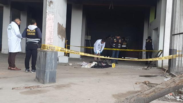 Dos cadáveres descuartizados fueron encontrados en la capital el pasado lunes. Unos restos se hallaron en bolsas negras en el interior del exterminal Fiori, en el distrito de San Martín de Porres. (Foto: GEC)