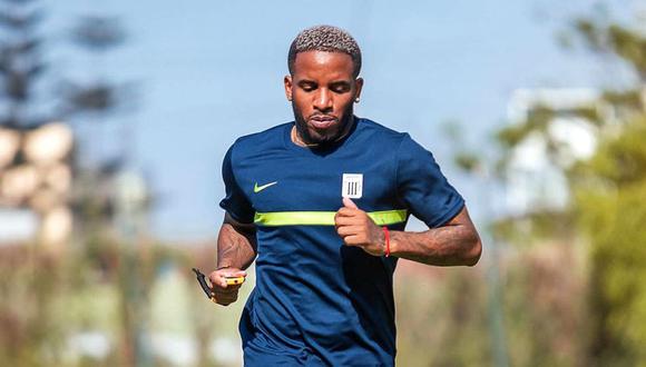 Jefferson Farfán no juega un partido oficial desde el 28 de diciembre del 2021. Foto: prensa AL.