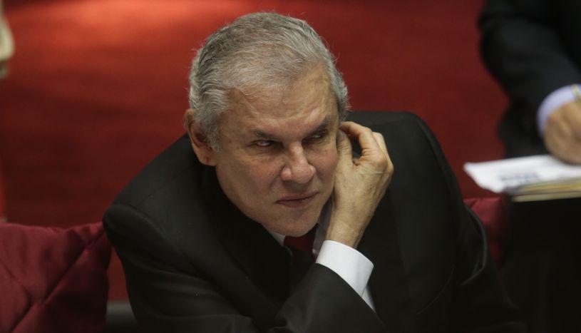 Luis Castañeda está obligado a responder el cuestionario, de acuerdo con el artículo 31° de la Ley  26300, que otorga al ciudadano el derecho de interpelar a las autoridades locales y regionales respecto de la ejecución de los recursos públicos. (El Comercio)