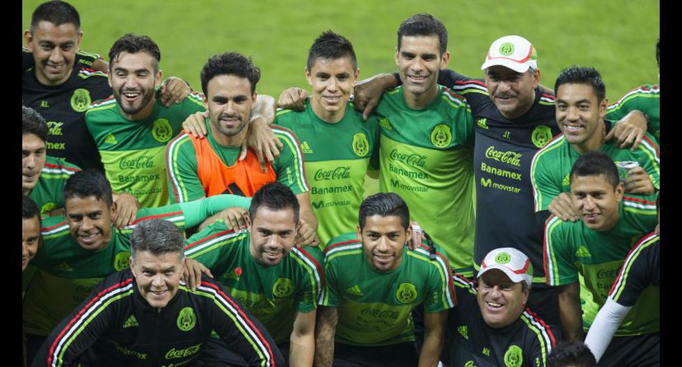 Selección mexicana posa durante entrenamiento. (Foto: EFE)