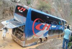 Perú: mal tiempo causa despiste de bus en distrito de Huancavelica