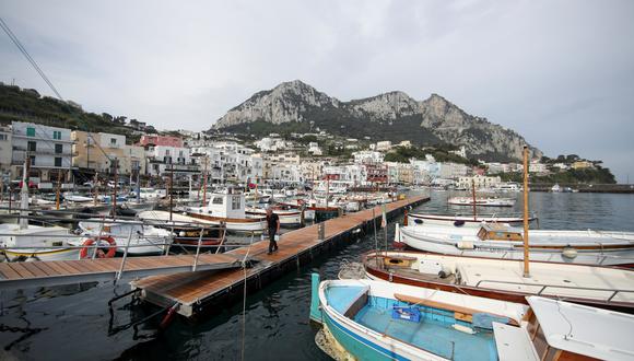 Vista de Marina Grande, el puerto principal de la isla de Capri, en Italia. REUTERS