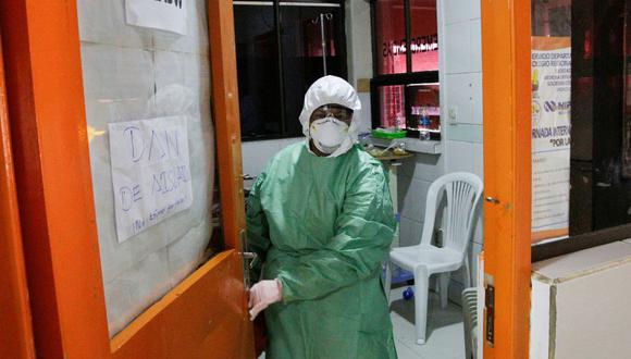 La fiscalía de Bolivia inició la investigación a vecinos y personal médico de siete centros de salud de Santa Cruz por el delito de “atentado contra la salud pública”. (Foto: Reuters).