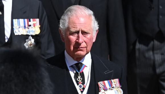 El Príncipe Carlos de Gran Bretaña durante la procesión ceremonial del Príncipe Felipe. (Foto de LEON NEAL / POOL / AFP).