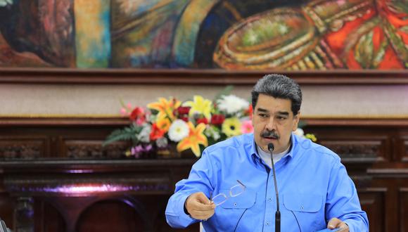 El presidente de Venezuela, Nicolás Maduro, durante una reunión con miembros de su gobierno, en el palacio presidencial de Miraflores el 15 de noviembre de 2022 en Caracas. (Foto de JHONN ZERPA / Gabinete de prensa de Miraflores / AFP)