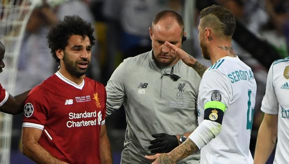En la final de Champions League, Sergio Ramos tuvo un choque con Mohamed Salah que dejó al egipcio fuera del partido y con alerta de quedarse sin Mundial. (Foto: AFP)