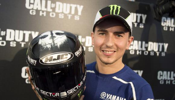 VALENCIA, SPAIN - NOVEMBER 07:   Jorge Lorenzo of Spain and Yamaha Factory Racing presents his new helmet before the press conference pre-event during the MotoGP of Valencia previews at Ricardo Tormo Circuit on November 7, 2013 in Valencia, Spain.  (Phot