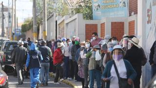 Elecciones 2021: adultos mayores no pueden votar debido a falta de miembros de mesa en colegio de Arequipa