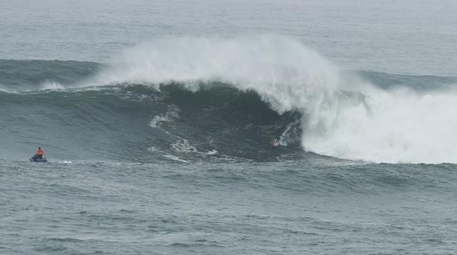 Olas gigantes de 12 metros se corrieron hoy en Pico Alto - 1