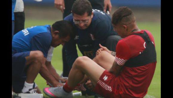 Paolo Guerrero tiene "esguince leve", dice el médico de Perú