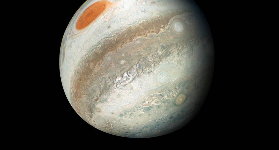 La foto fue tomada por Juno, a unos 7.000 kilómetros de las capas superiores de las nubes del gigante gaseoso. (Foto: NASA.gov)